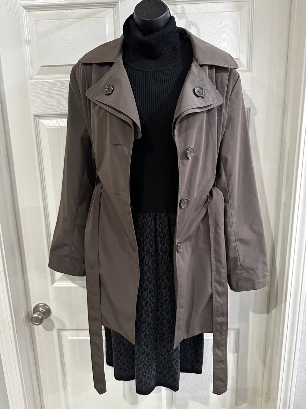 Women’s London Fog Taupe Trench Coat with Waist Tie XL